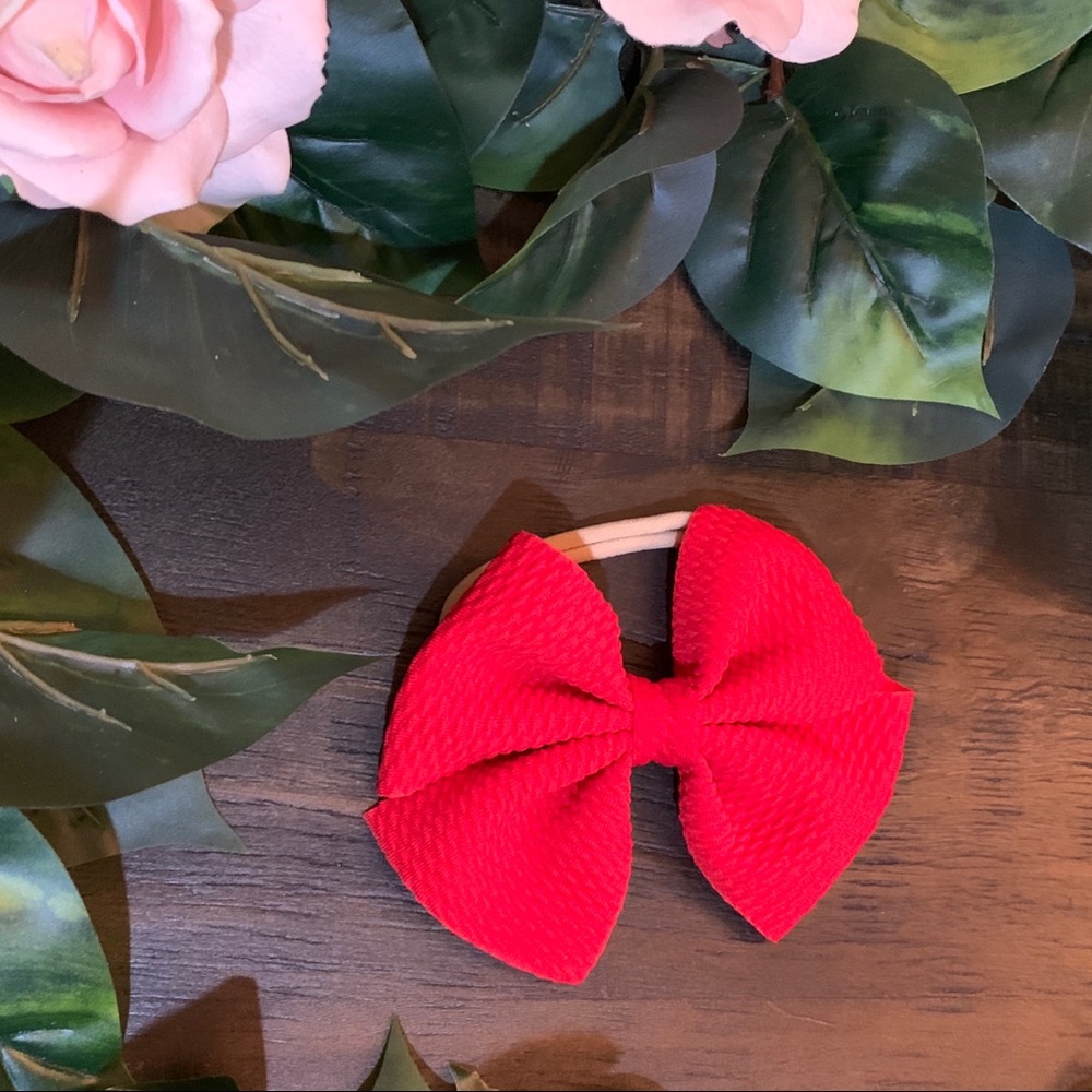 Nylon bow headband.